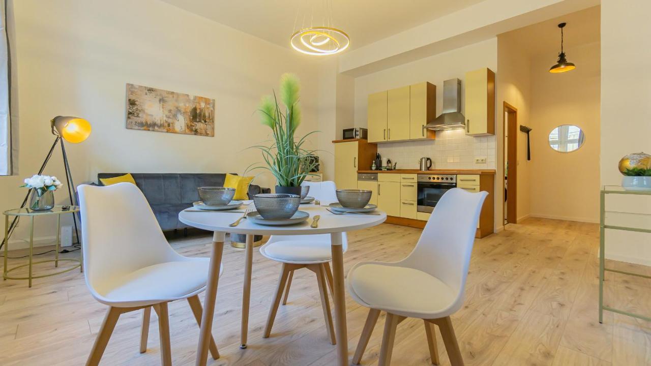 Cityapartment - 53 M², 2 Zimmer, Zentral, Netflix, Kueche, Waschmaschine Cottbus Luaran gambar