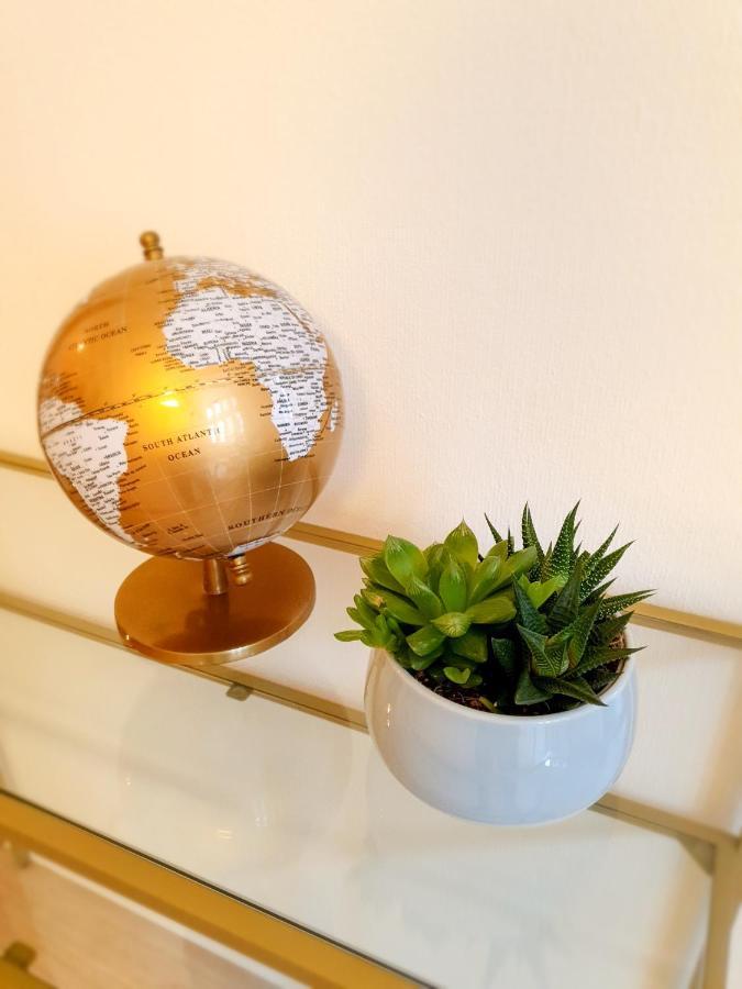 Cityapartment - 53 M², 2 Zimmer, Zentral, Netflix, Kueche, Waschmaschine Cottbus Luaran gambar
