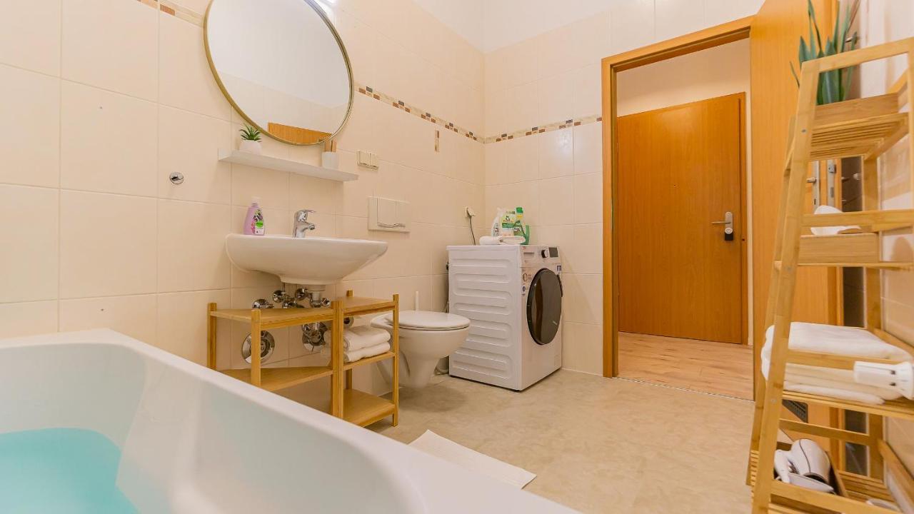 Cityapartment - 53 M², 2 Zimmer, Zentral, Netflix, Kueche, Waschmaschine Cottbus Luaran gambar